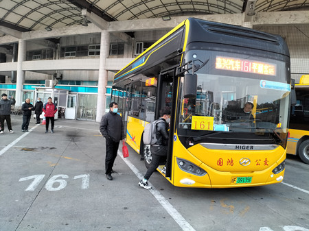 GH公交氫能源車(chē)上線2（謝晨薇_副本.jpg